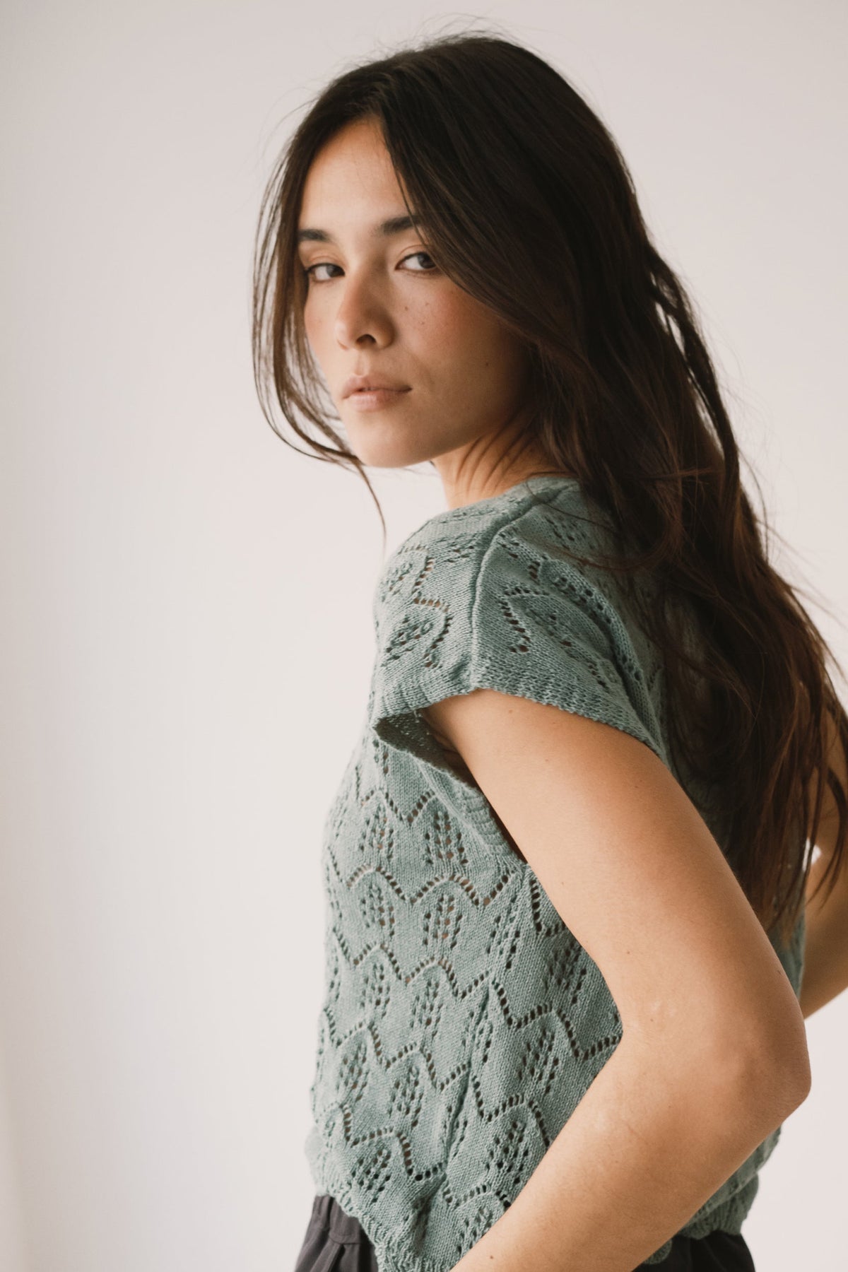 Top calado de tricot azul claro