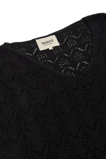 Top calado de tricot negro