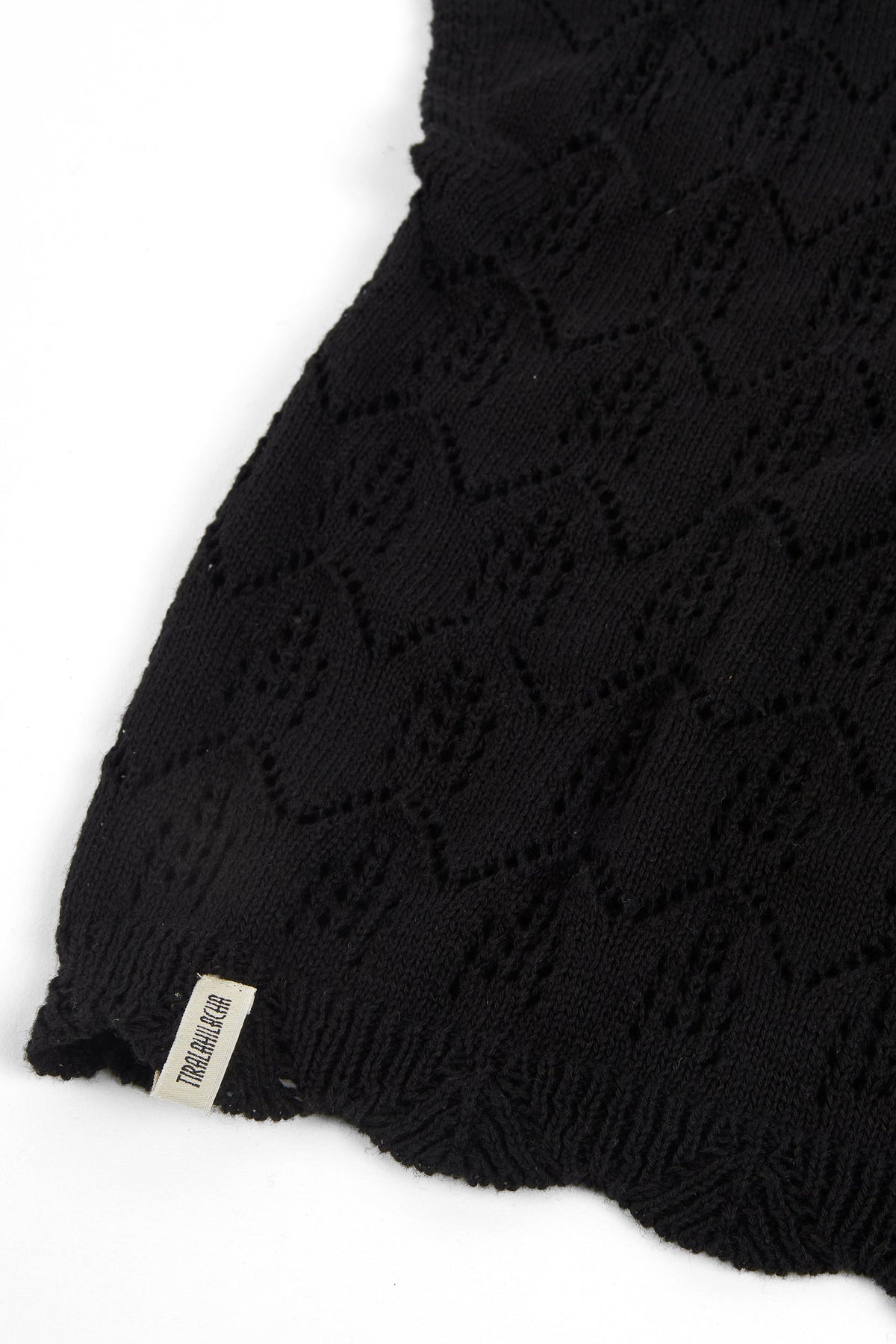 Top calado de tricot negro