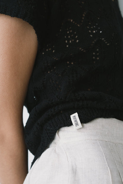 Top calado de tricot negro