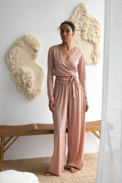 Pantalón ancho de lana merino rosa empolvado