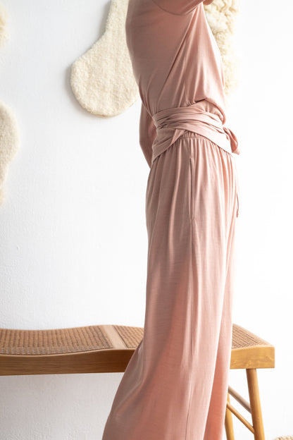 Pantalón ancho de lana merino rosa empolvado