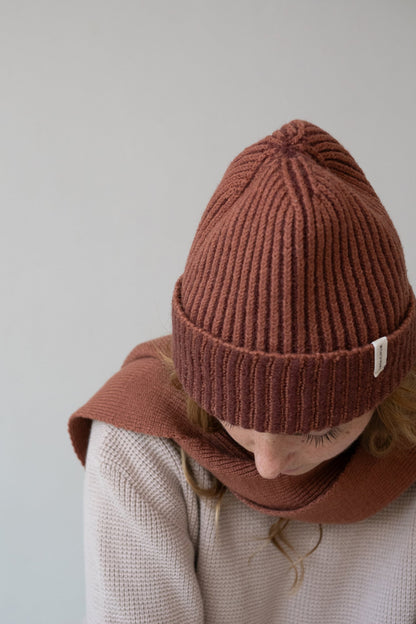 Gorro Tao bicolor rojo lana merino