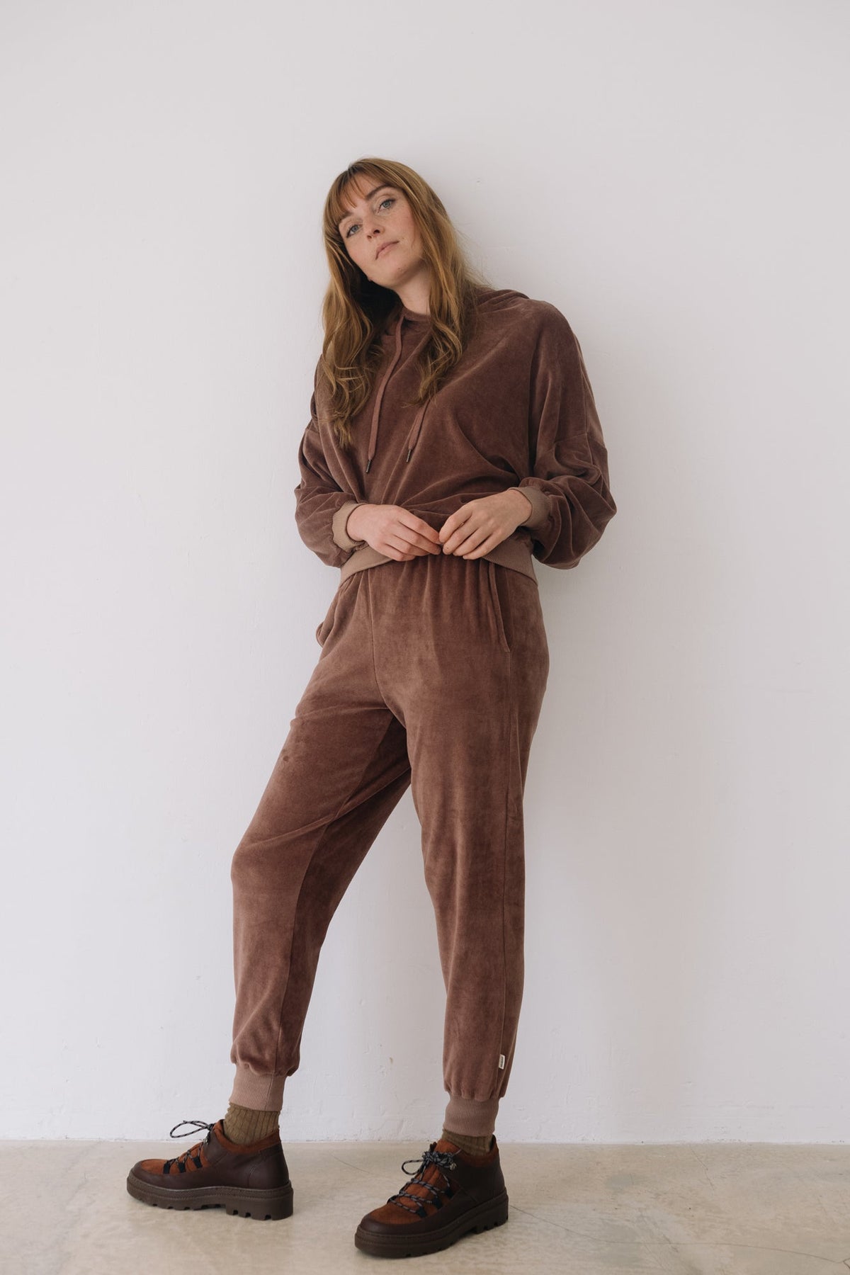 Jogger algodón orgánico terciopelo malva
